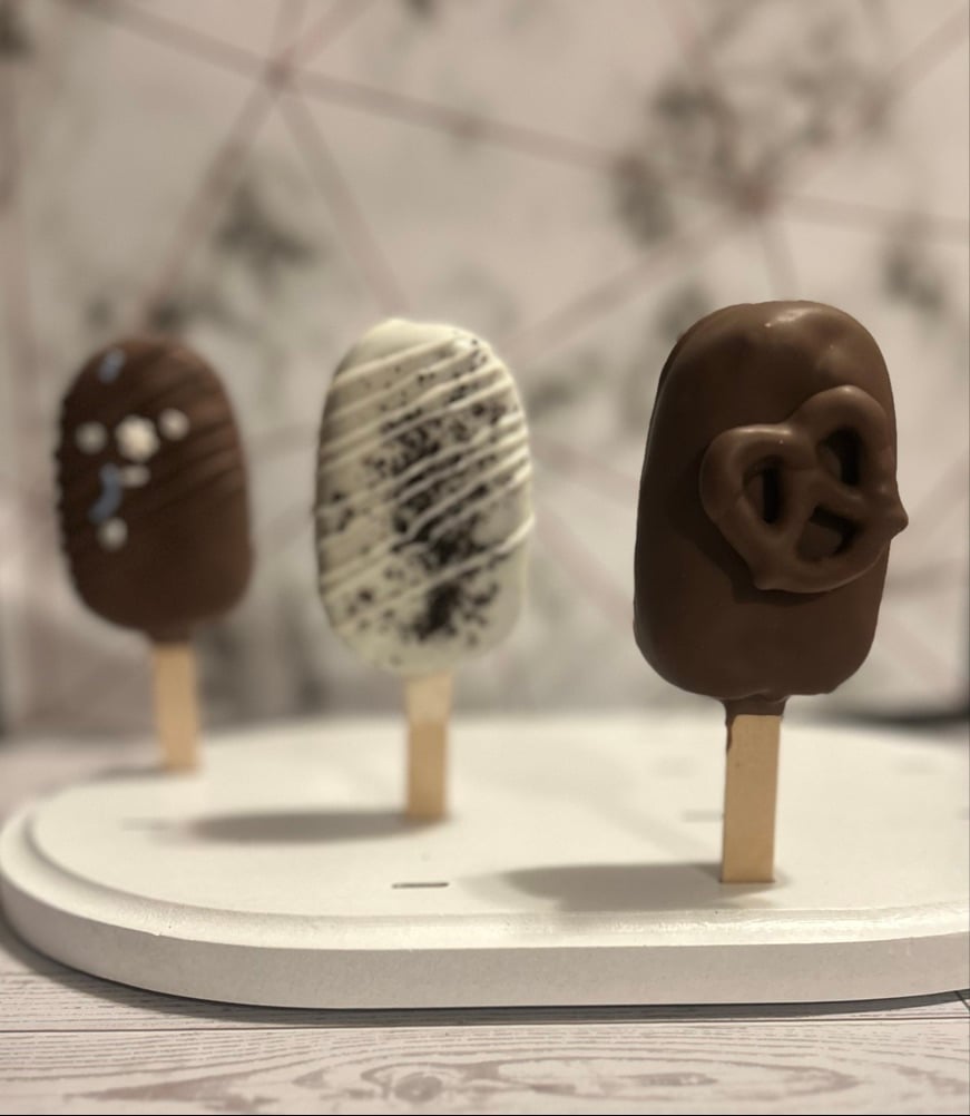 Amber’s Frosted Moments