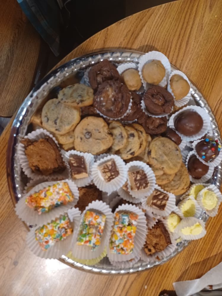 Chrissie's Cookies, Cakes And Candies