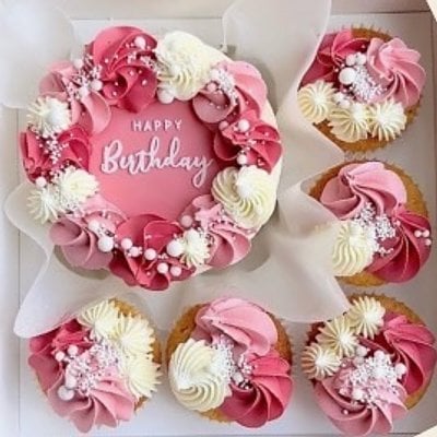 Velvet Tier Cakes photo