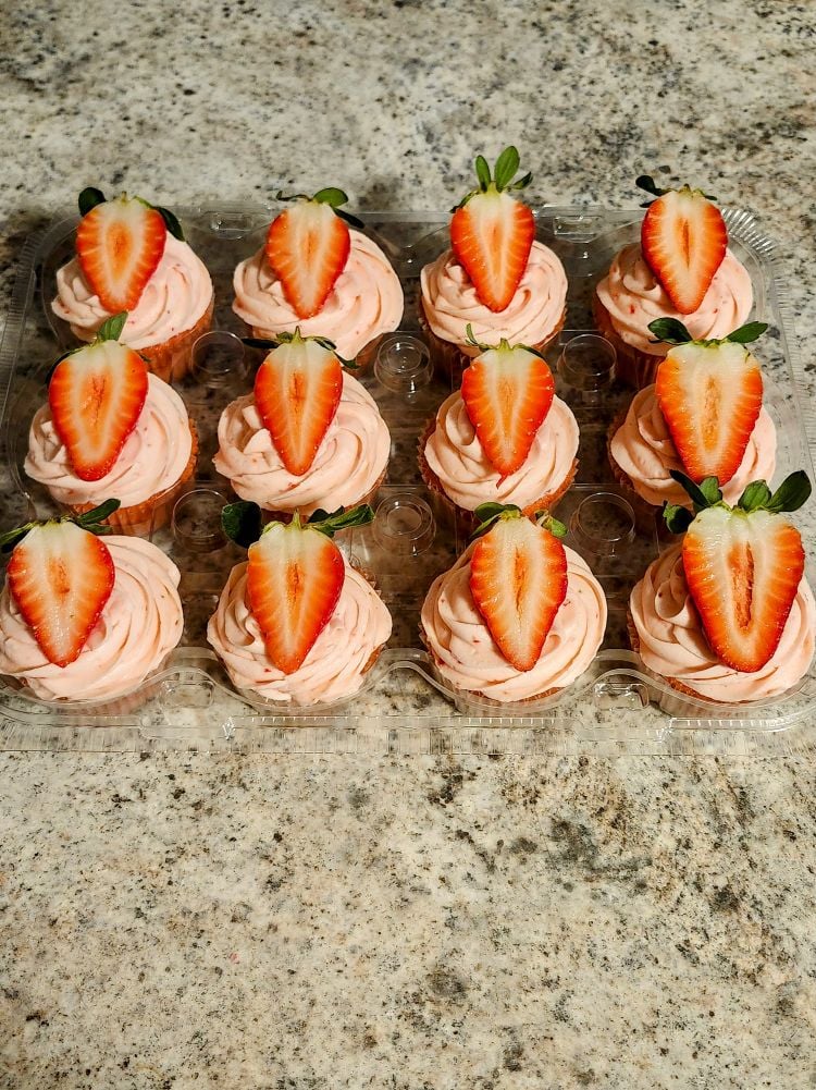Luv 2 Bake Cakery