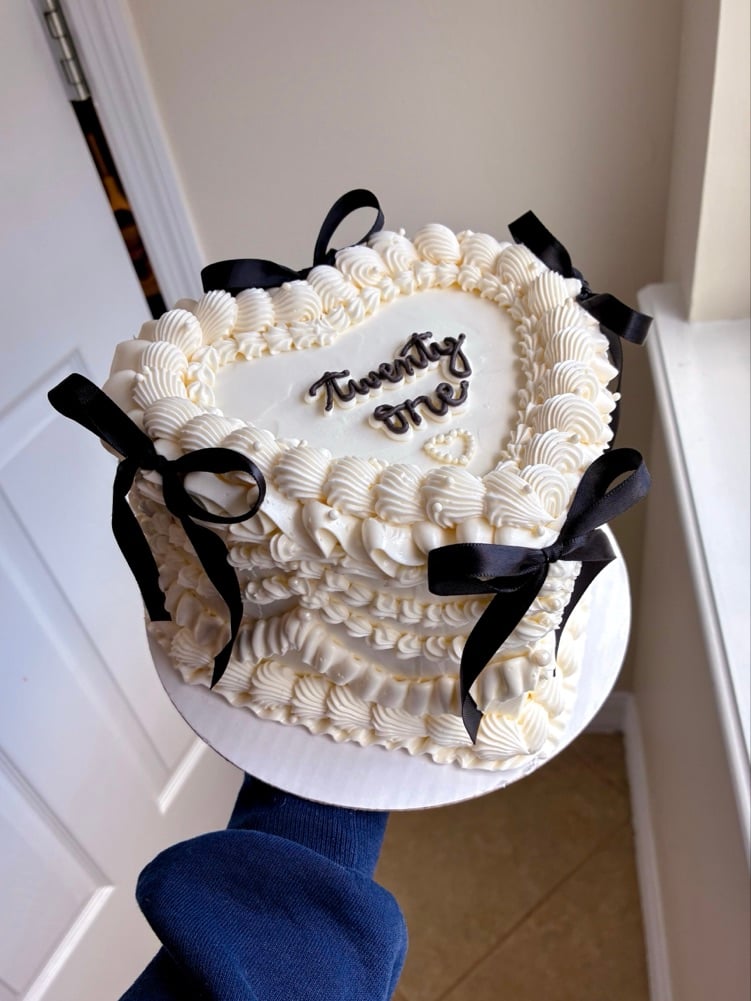 Kaci’s Cakes And Bakes