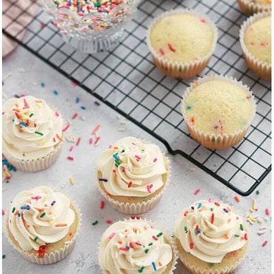 Lola's  Bakery photo